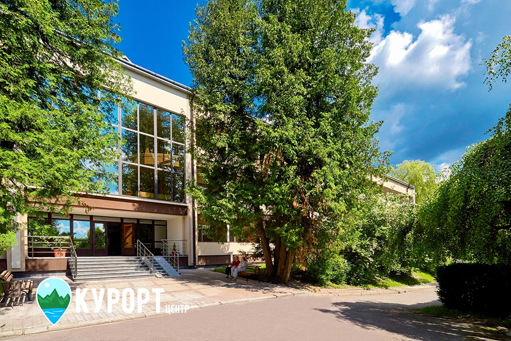 санаторій кришталевий палац в Трускавці кришталевий палац трускавець